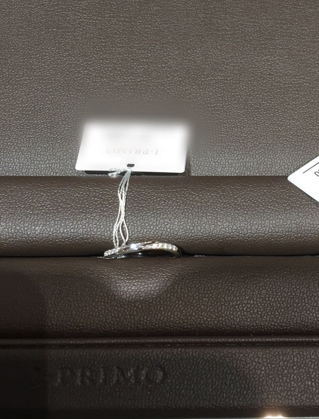 ゆるいウェーブの結婚指輪