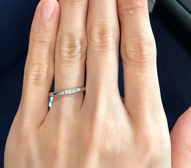 シンプルなデザインの指輪