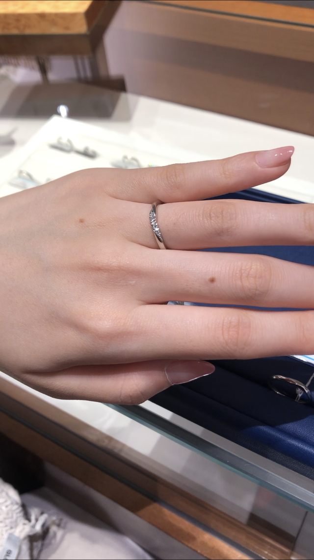 ウェーブのシンプルなリング