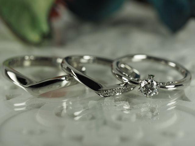 婚約指輪と、それに合わせた形の結婚指輪