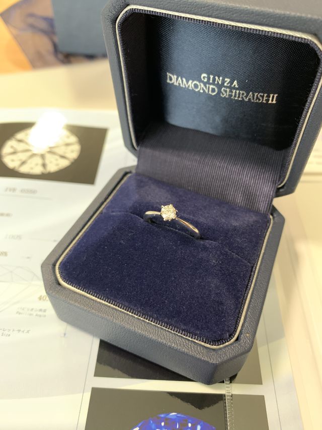 2.5カラットの指輪です