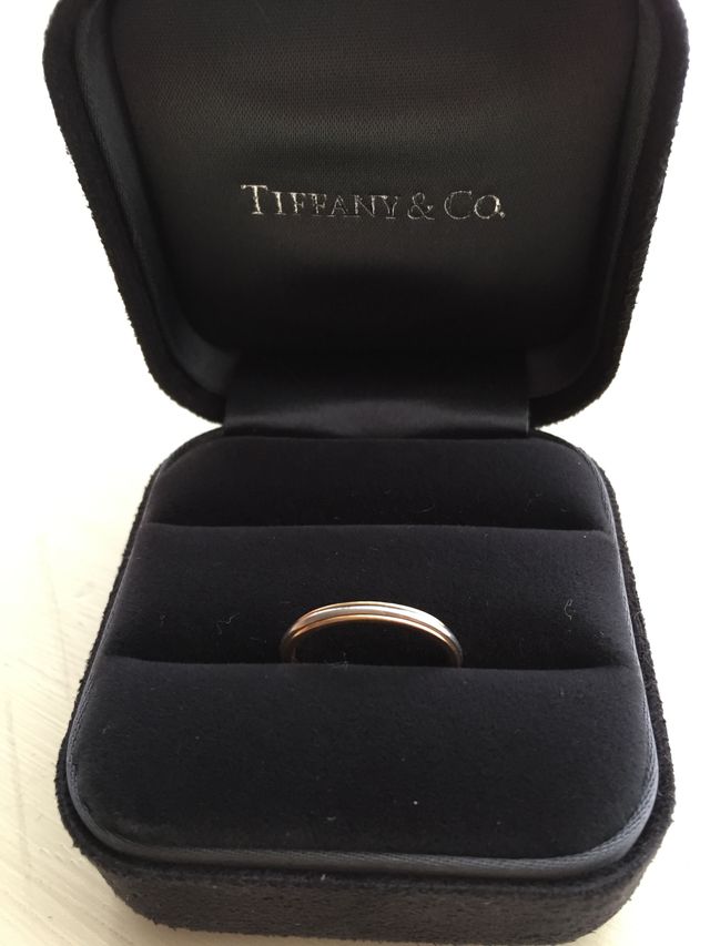 マリッジリングなので２つ並ぶようの箱に入れてくれます。