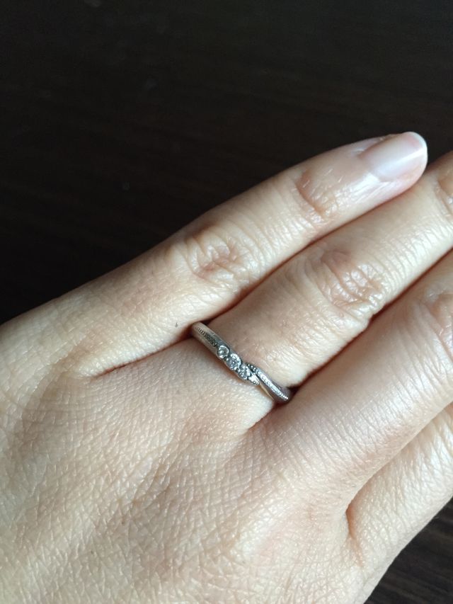 ダイヤ3石・リングにはミル打ち