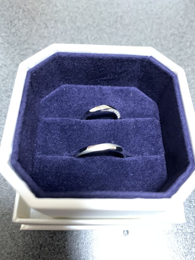 結婚指輪です！
気に入ってこれにしてよかったです！！