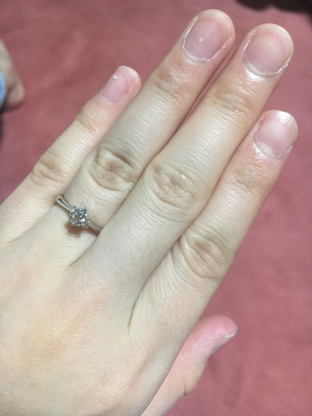 リングがシンプルなのでダイヤが一層きれいに見えます！