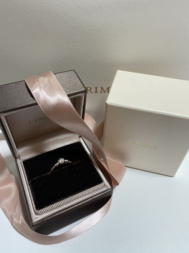 ダイヤモンドの輝きが素晴らしくて即購入でした。