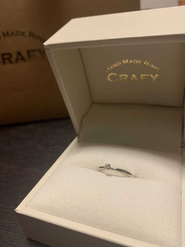 0.05ctでシンプルでかわいいです。