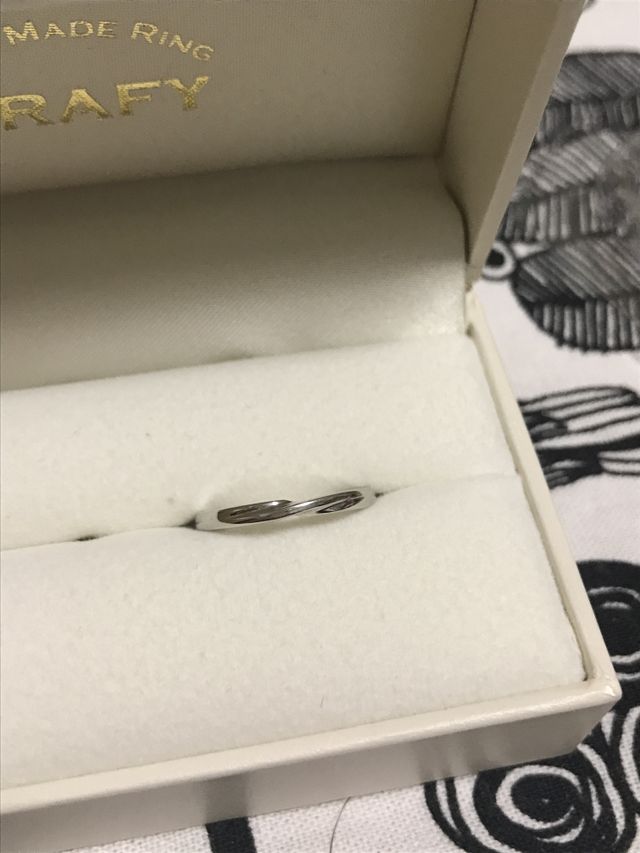 ひねりを入れるデザインにしました