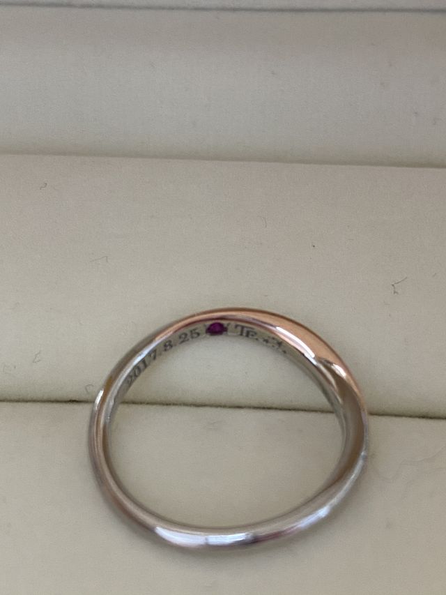 記念日、相手の誕生石
イニシャルアレンジ！