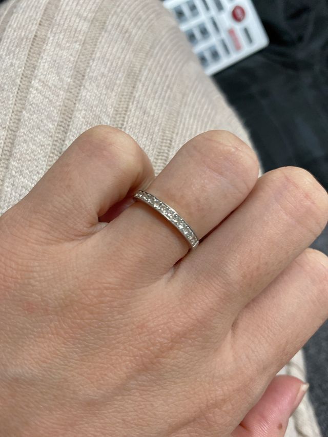 シンプルだけどキラキラしてて存在感があります。