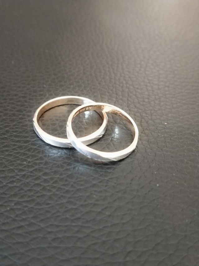 下が主人の、上が私のものです。