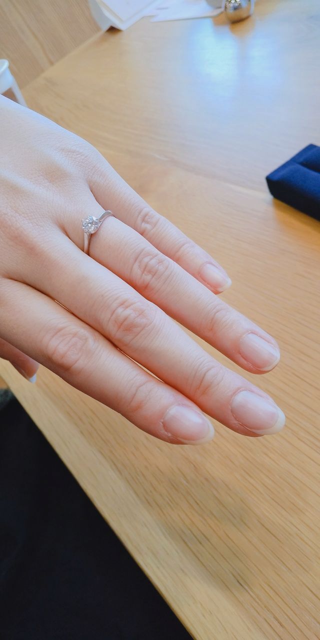 婚約指輪はこれにしました!