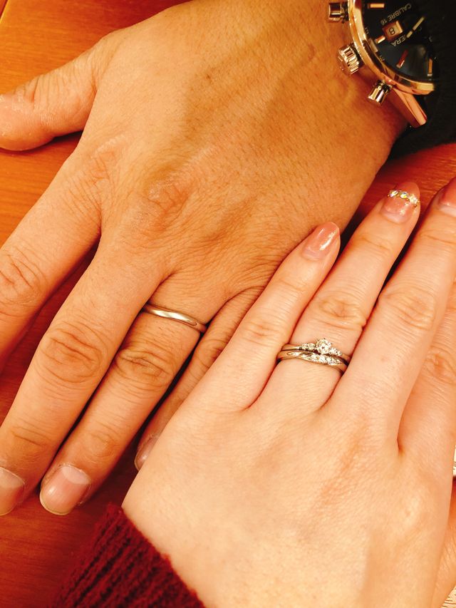 彼と一緒につけた写真です。
デザインがとても気に入ってます。