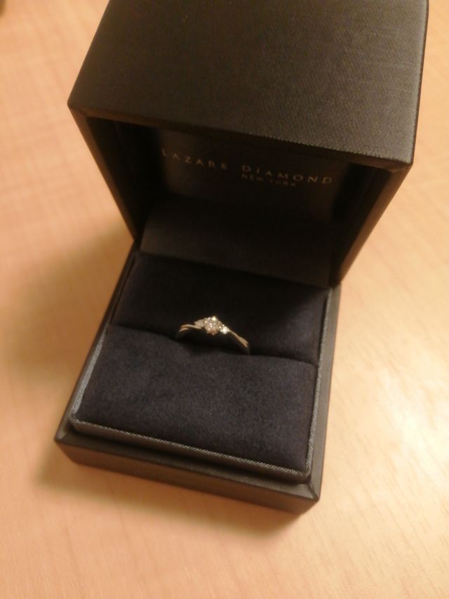 家の明かりでもダイヤモンドの輝きが凄いです❤️