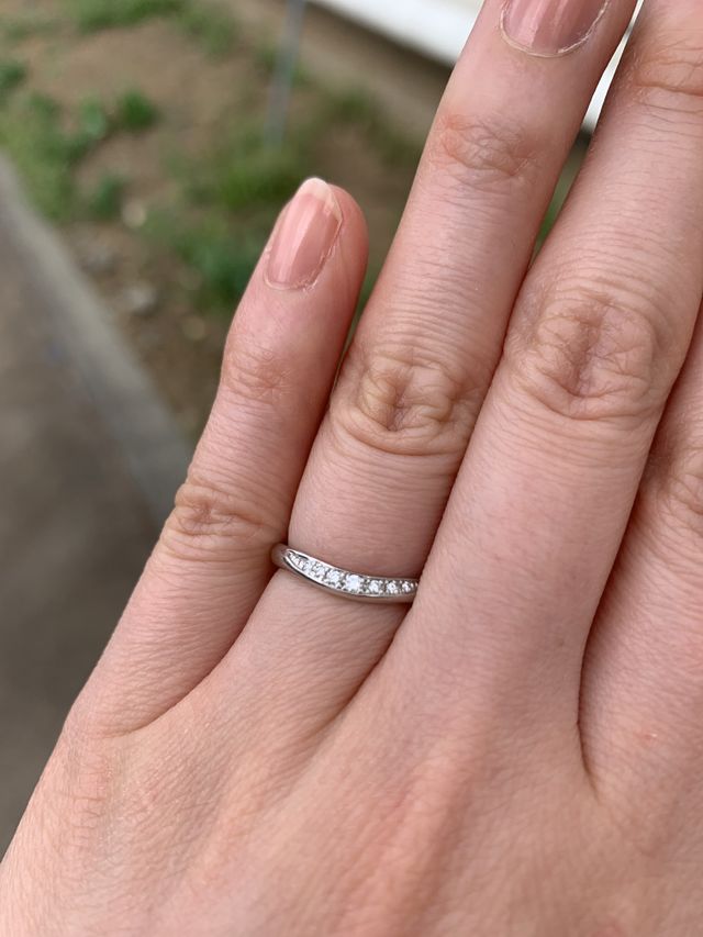 なだらかなU字のデザイン