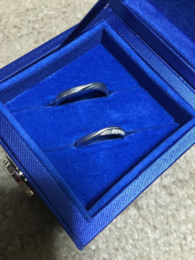 主人と私の結婚指輪です。