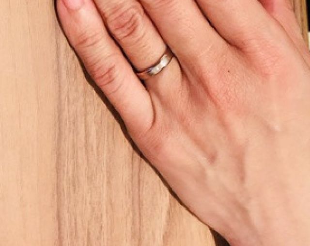 シンプルな結婚指輪です