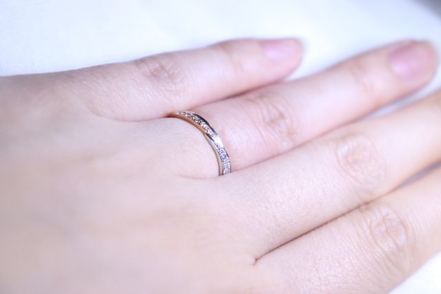 片側のみのダイヤを反対側にもプラス8個ダイヤつけて頂きました