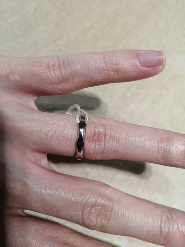 ブルガリの指輪
サイズ直しはできません