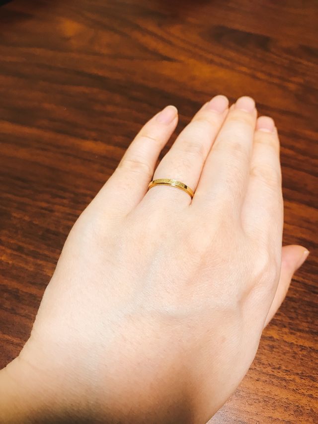 肌馴染みの良いイエローゴールドのリングです。