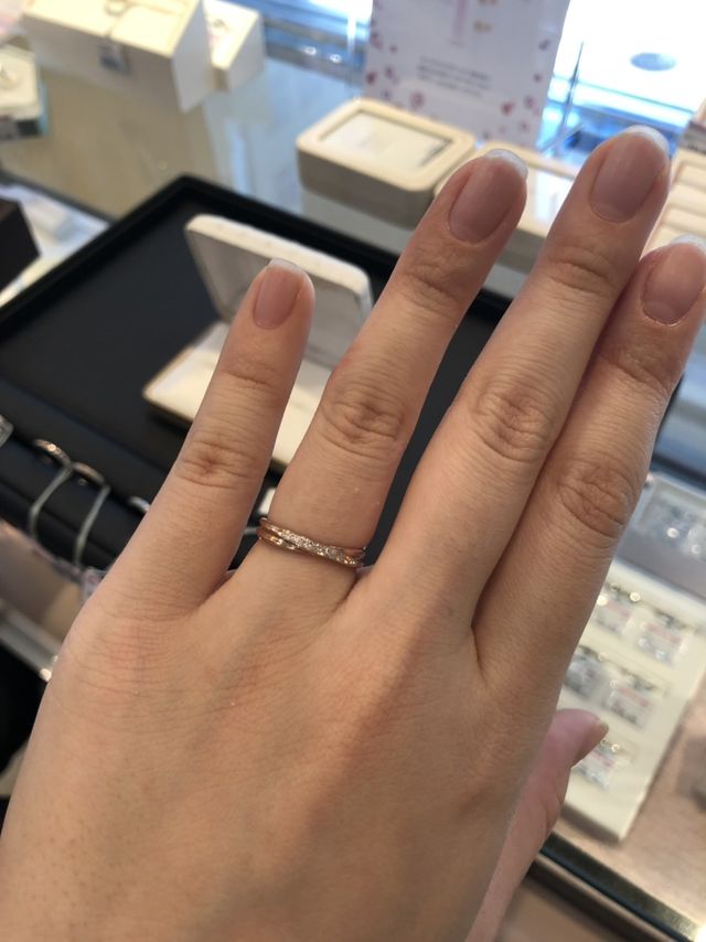 クロスデザインの結婚指輪