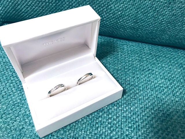 希望の石が内側に入っていたり、名前の刻印があったりお気に入り