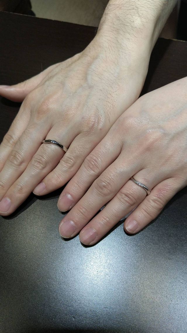 購入した指輪の試着写真です