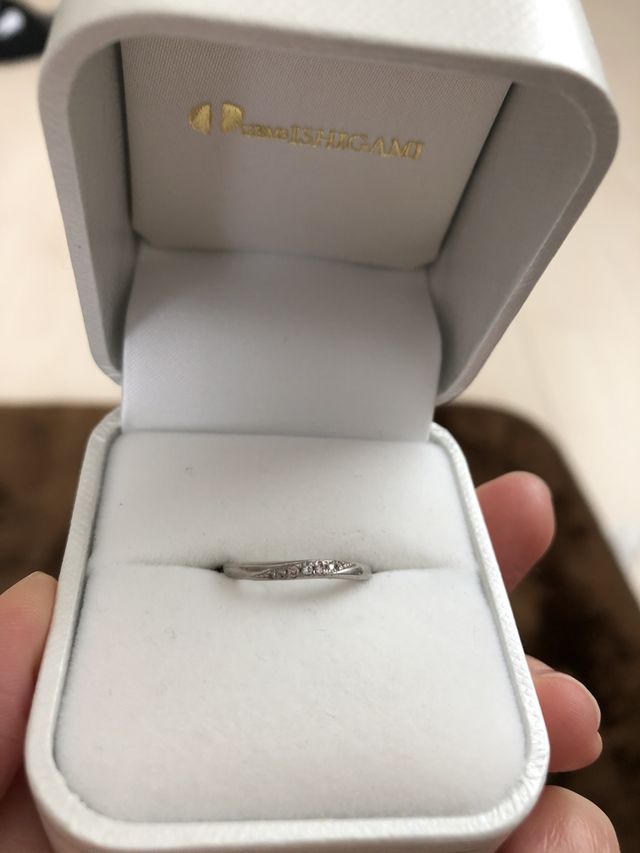 ピンクサファイヤが入っています