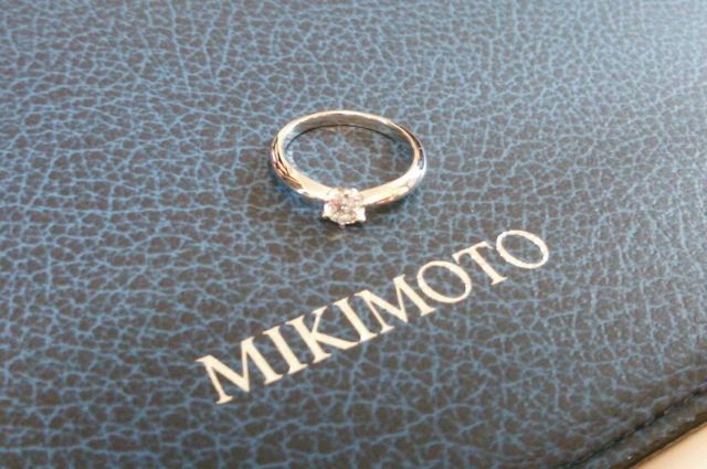 婚約指輪：6.5号：プラチナ、ダイヤモンド