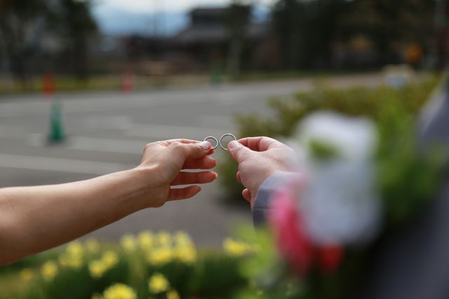 細くシンプルなプラチナリング