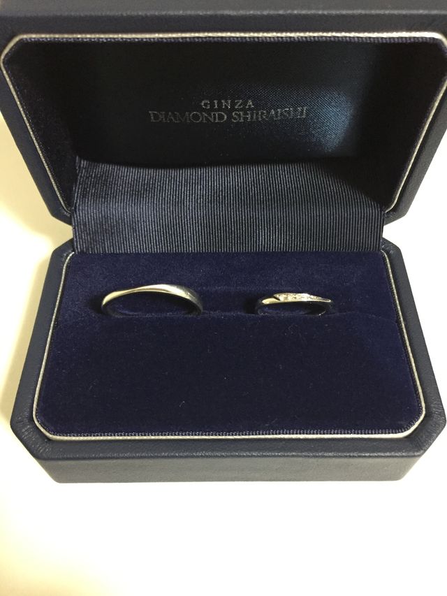 指輪はペアのものにしました。