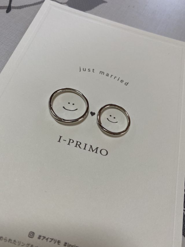 店頭で記念にいただいた台紙とともに撮影。