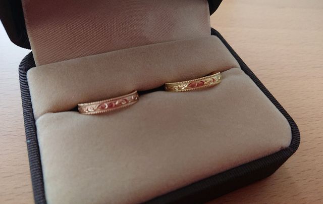 ピンクゴールドの輝きがとっても良い。