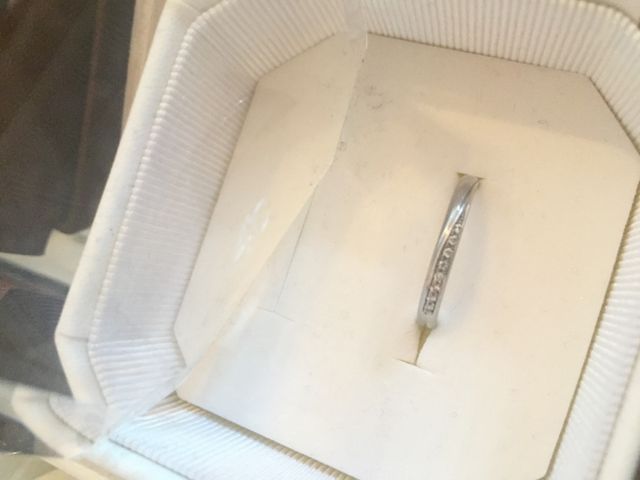 4℃のDRESSと言う結婚指輪です。