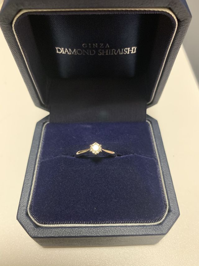 婚約指輪です。