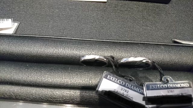 斜めにデザインが入っています