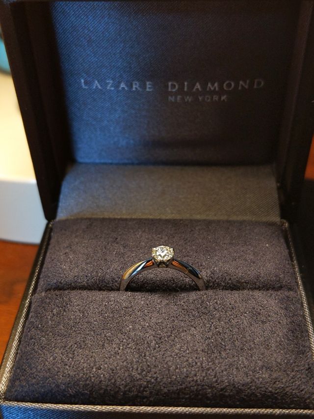 0.27ct
color E
Clarity VVS1