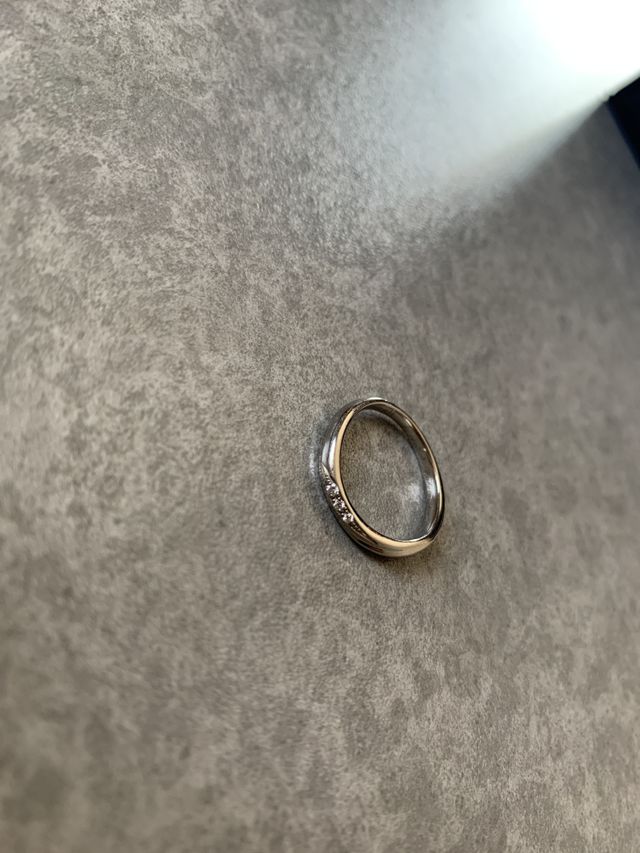 女性用の結婚指輪です