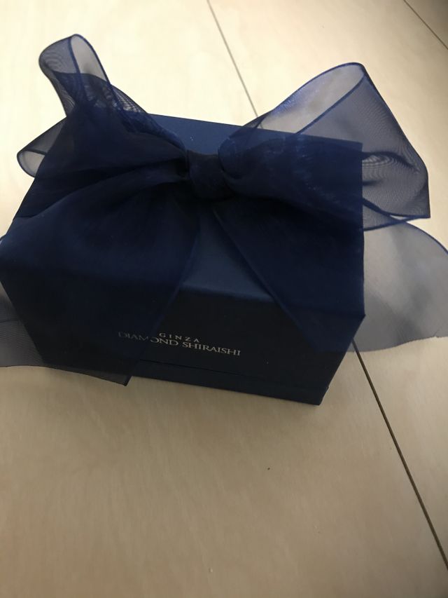 リボン付きの可愛いボックス