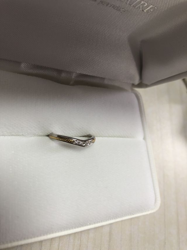 実際はダイヤがもっとキレイです