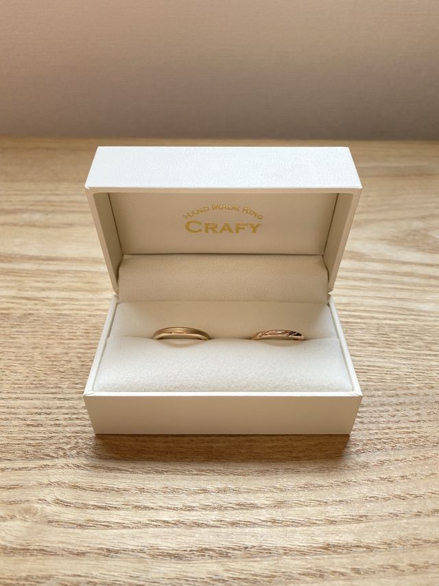 到着時です！
左：ブラウンゴールド
右：ピンクゴールド