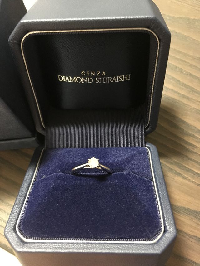 光の通り道があるのでとても綺麗に輝きます