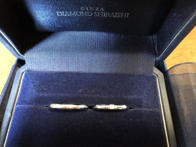 シンプルなデザイン!
女性はダイヤモンド1つを4点止めで！