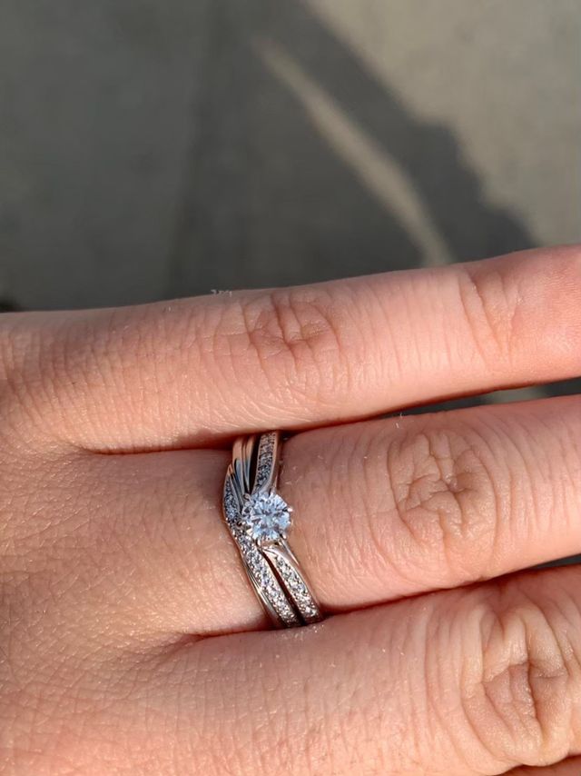 ぴったり重なる指輪