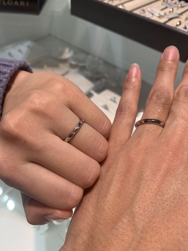 男女ペアのデザインです。