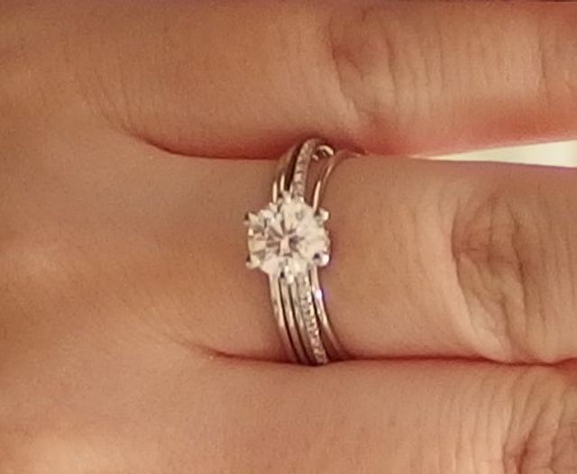 豪華な婚約指輪