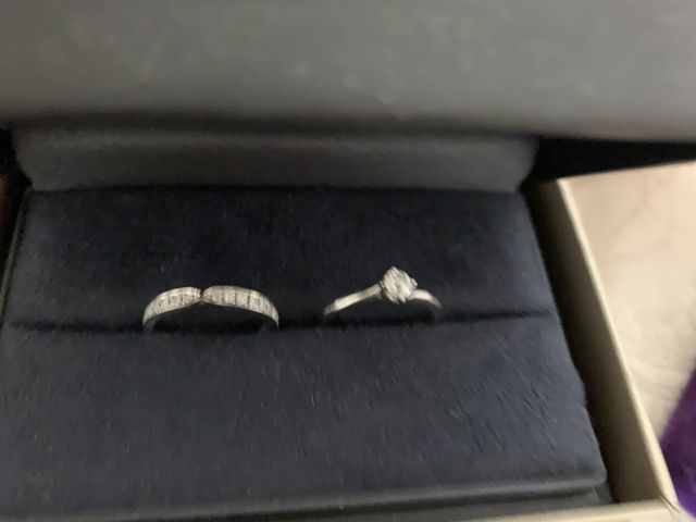 いつもラザールダイヤモンドでもらったBOXに入れています