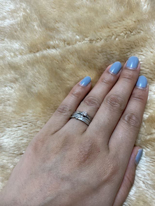 リングのカットが独特ですが、他の指輪とも合わせやすい。