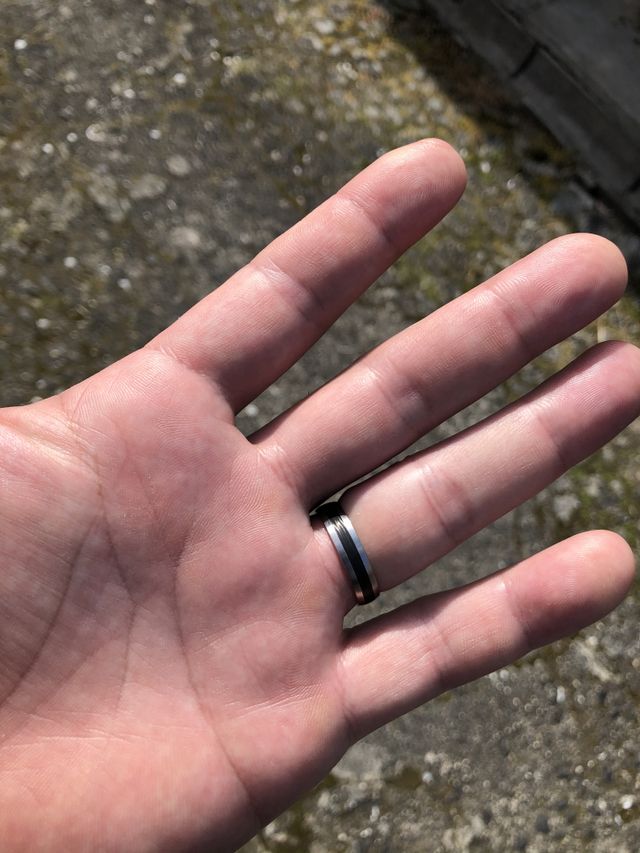 鍛造リングの特徴である着け心地は抜群です。