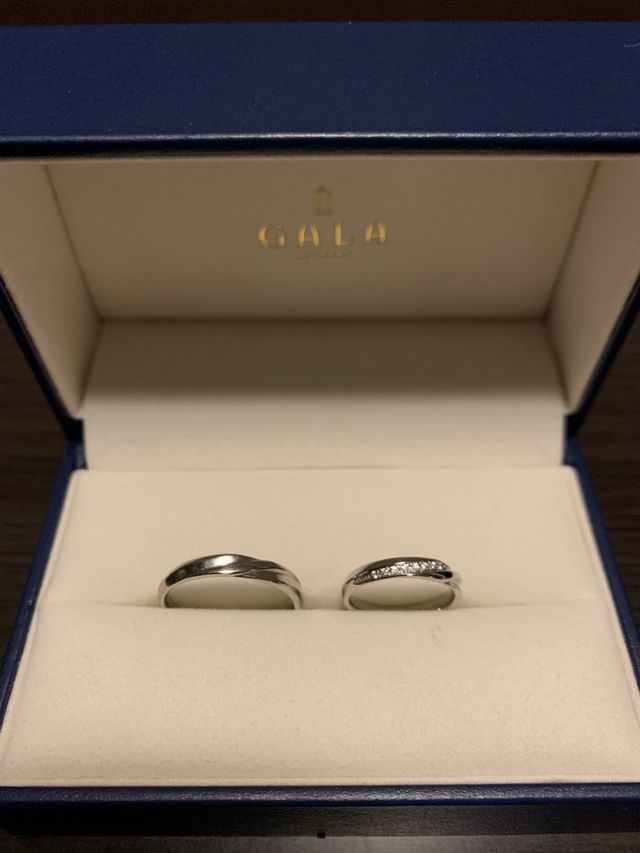 婚約指輪とバランスが合う結婚指輪でお気に入りです。